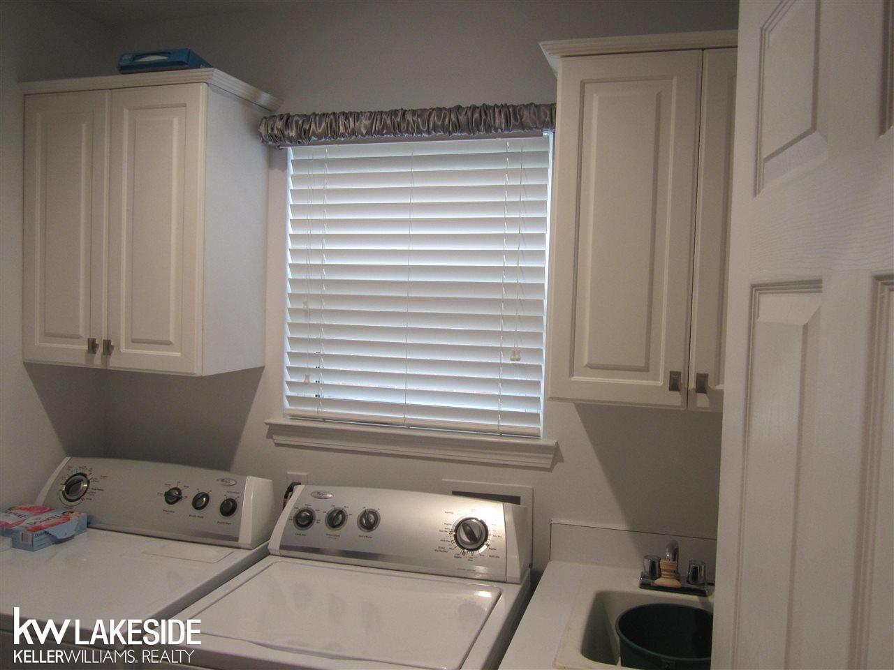 944 Churchill Circle Rochester, MI 48307 - Photo 26 of 31 31330997-25.JPG