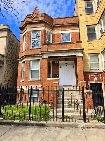 $1,350 | 1426 South Avers Avenue, Unit 1, Chicago, IL 60623