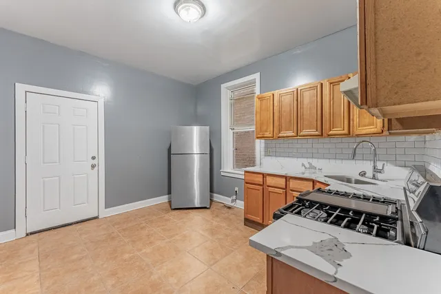 $1,350 | 1426 South Avers Avenue, Unit 1, Chicago, IL 60623