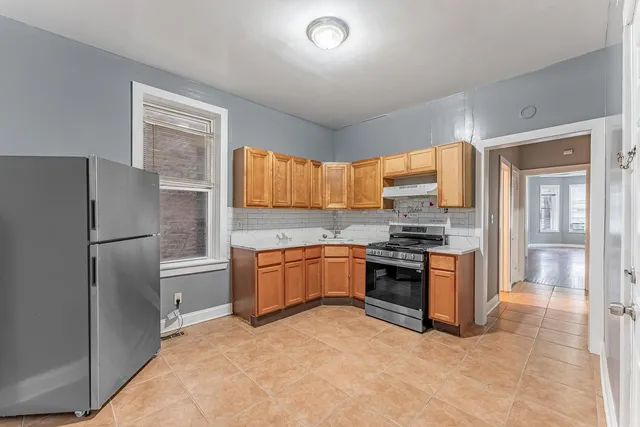 $1,350 | 1426 South Avers Avenue, Unit 1, Chicago, IL 60623