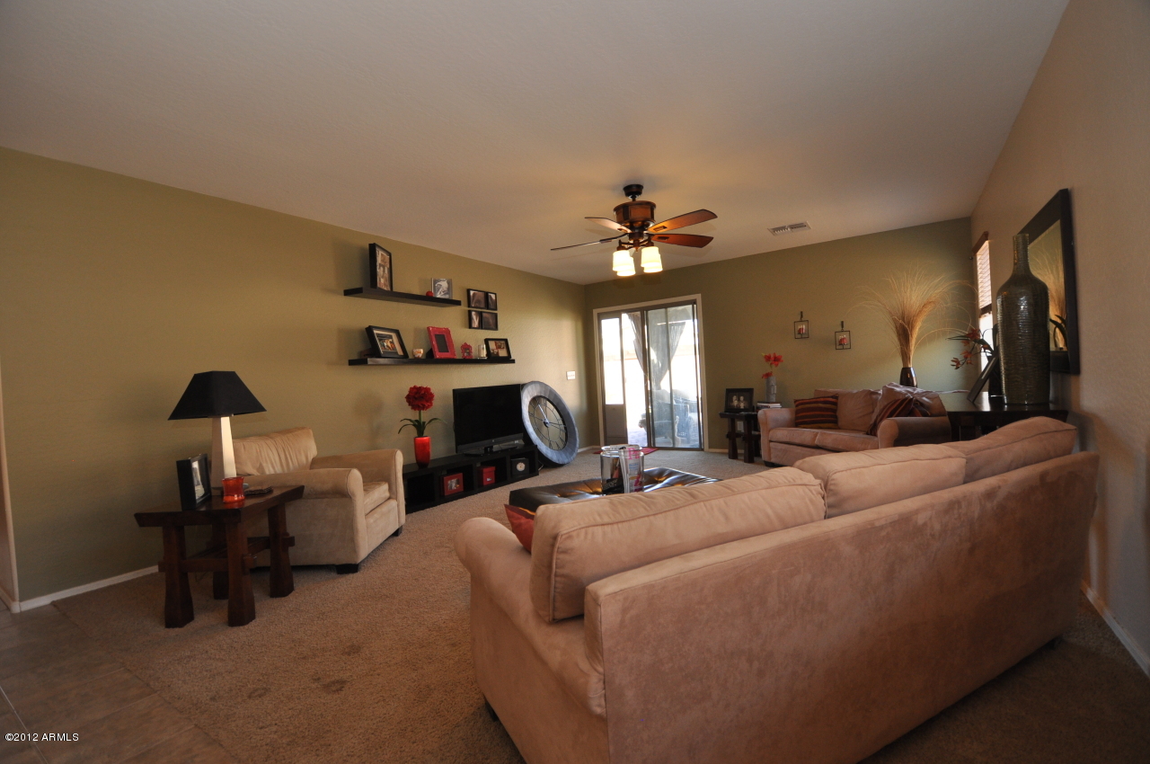 45124 Miramar Road Maricopa, AZ 85139 - Photo 18 of 26 Family Room