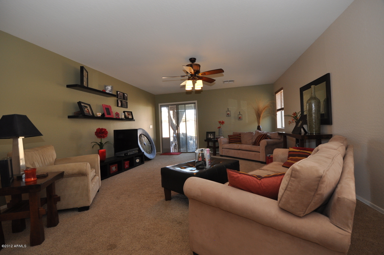 45124 Miramar Road Maricopa, AZ 85139 - Photo 19 of 26 Family Room