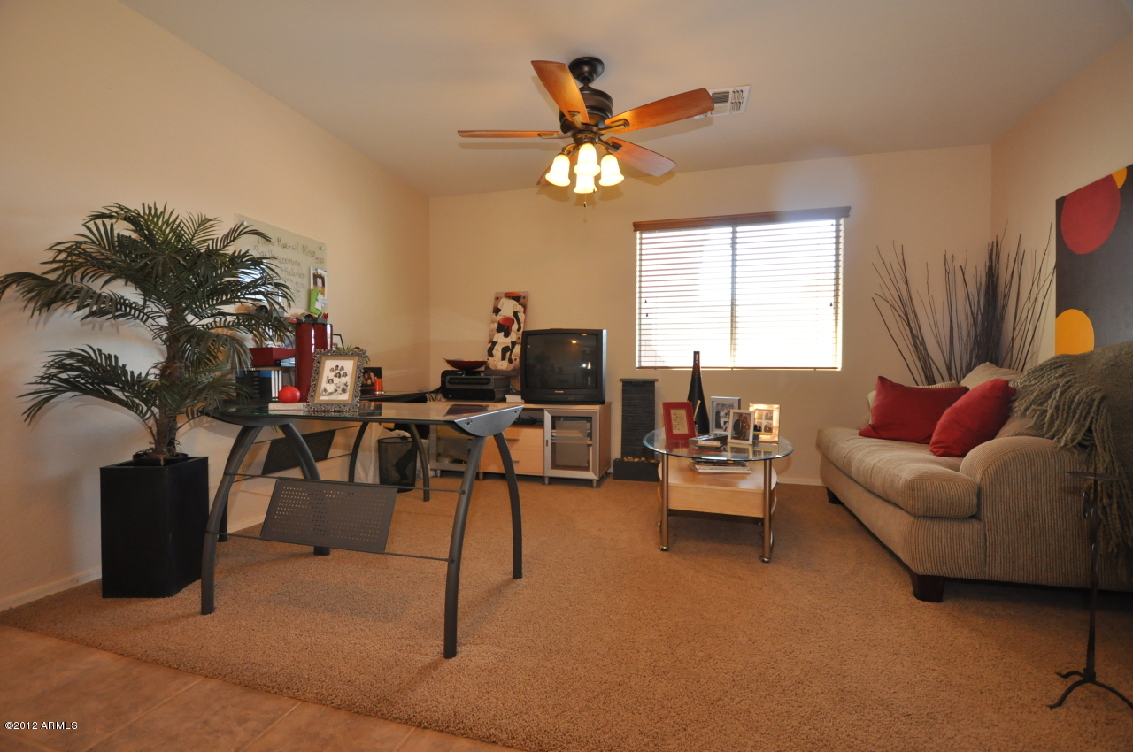45124 Miramar Road Maricopa, AZ 85139 - Photo 5 of 26 Front Room