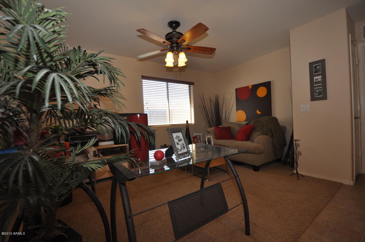 45124 Miramar Road Maricopa, AZ 85139 - Photo 6 of 26 Front Room