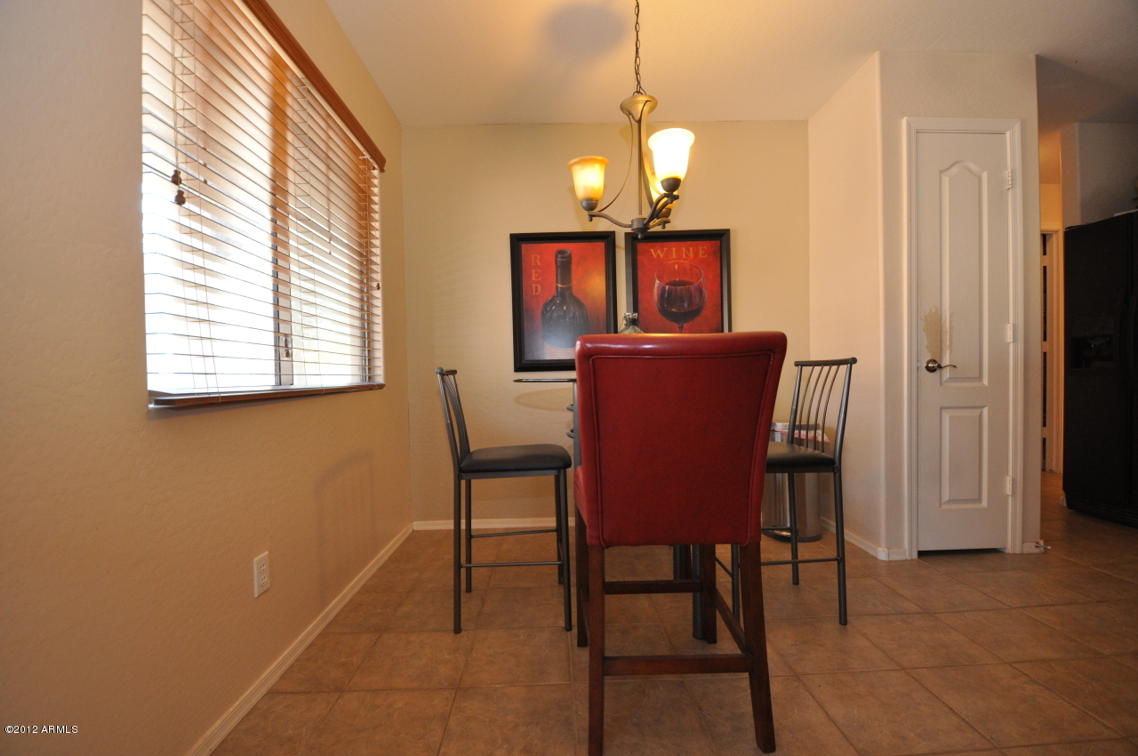 45124 Miramar Road Maricopa, AZ 85139 - Photo 8 of 26 Dining Area