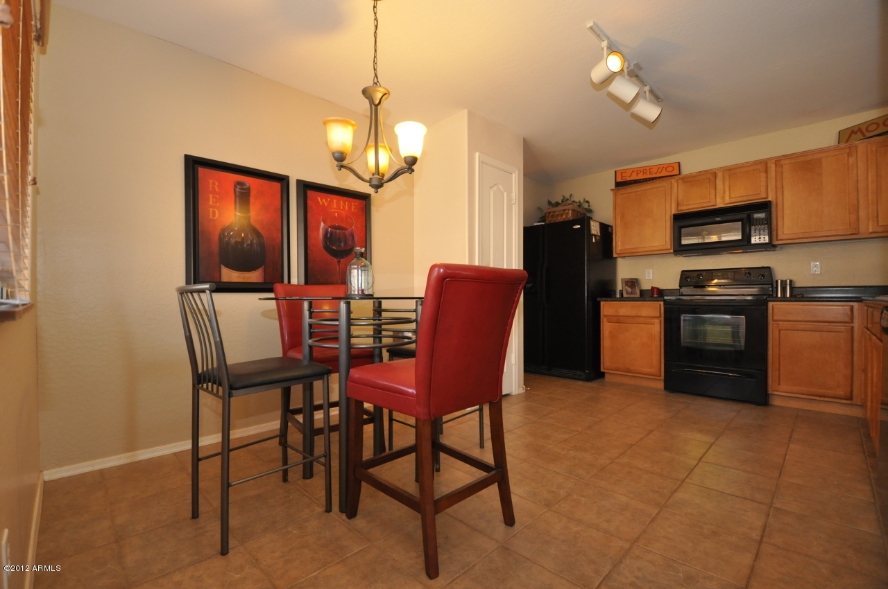 45124 Miramar Road Maricopa, AZ 85139 - Photo 9 of 26 Dining Area/Kitchen
