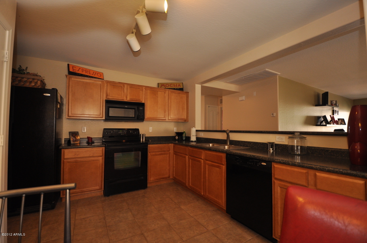 45124 Miramar Road Maricopa, AZ 85139 - Photo 10 of 26 Kitchen