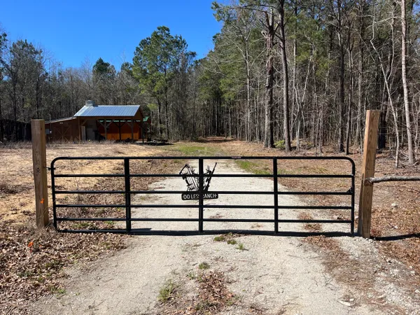 $300,000 | 413 County Rd S-45-78, Kingstree, SC 29556