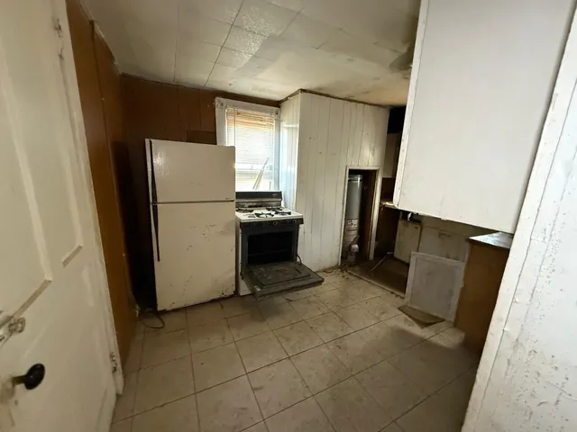 $19,900 | 437 Section Street, Danville, IL 61832