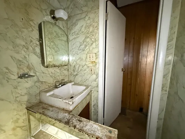 $19,900 | 437 Section Street, Danville, IL 61832