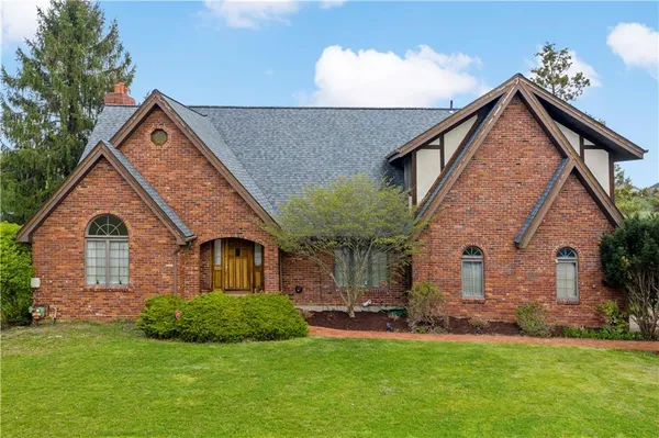 $669,000 | 115 Stettler Drive, Clairton, PA 15025