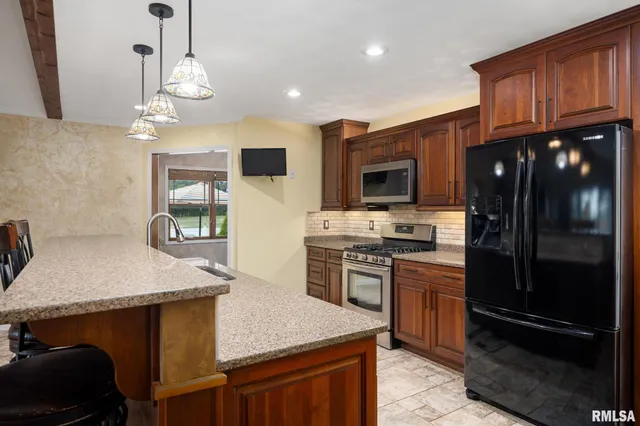 $385,000 | 4019 East Rome Road, Chillicothe, IL 61523