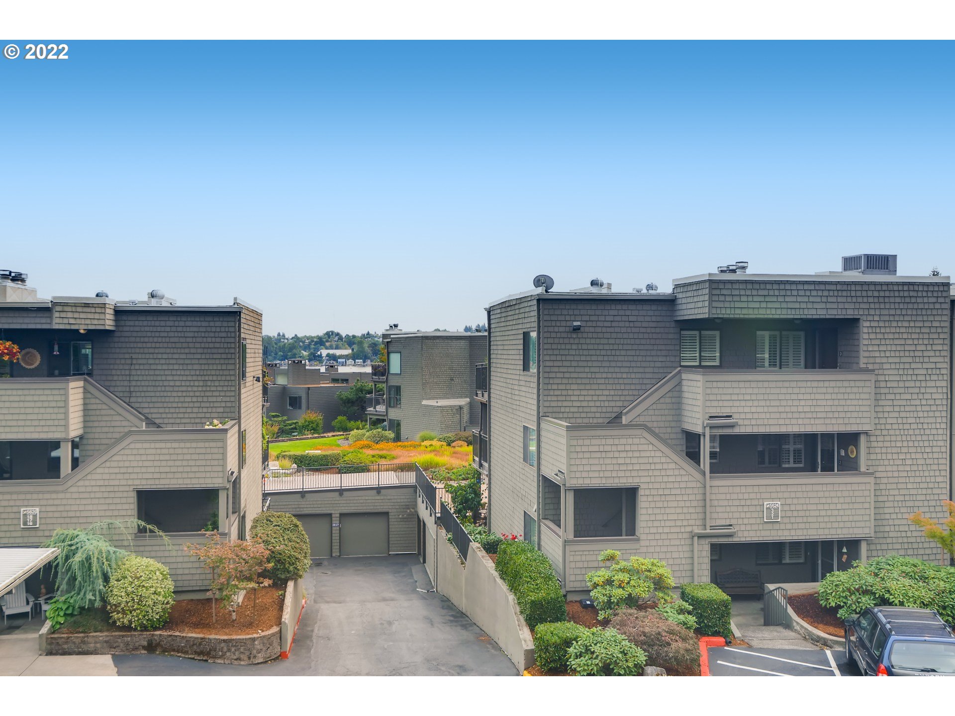 5606 South Riverside Lane, Unit 6 Portland, OR 97239 - Photo 14 of 14 Gallery Image 14