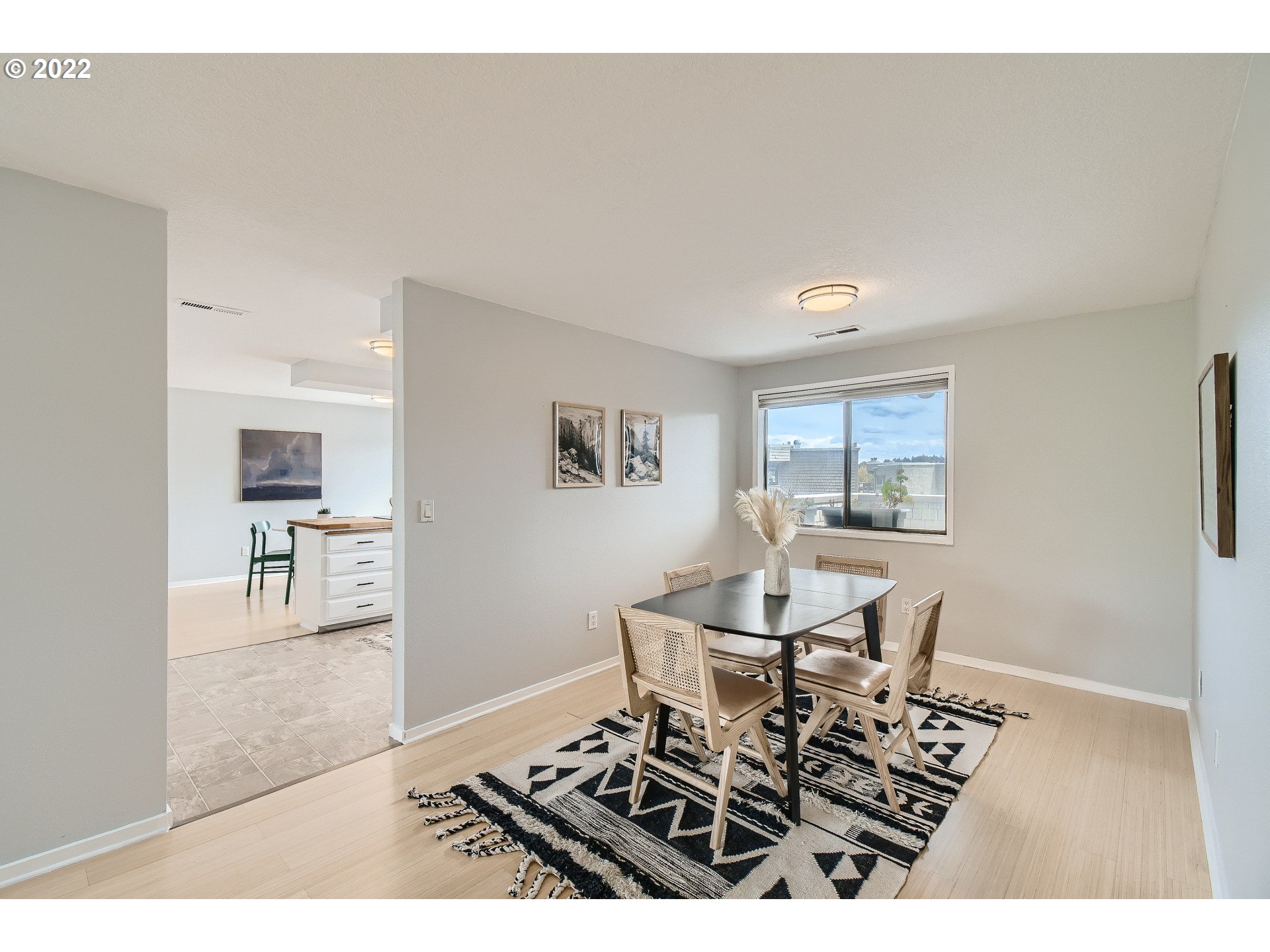 5606 South Riverside Lane, Unit 6 Portland, OR 97239 - Photo 4 of 14 Gallery Image 4