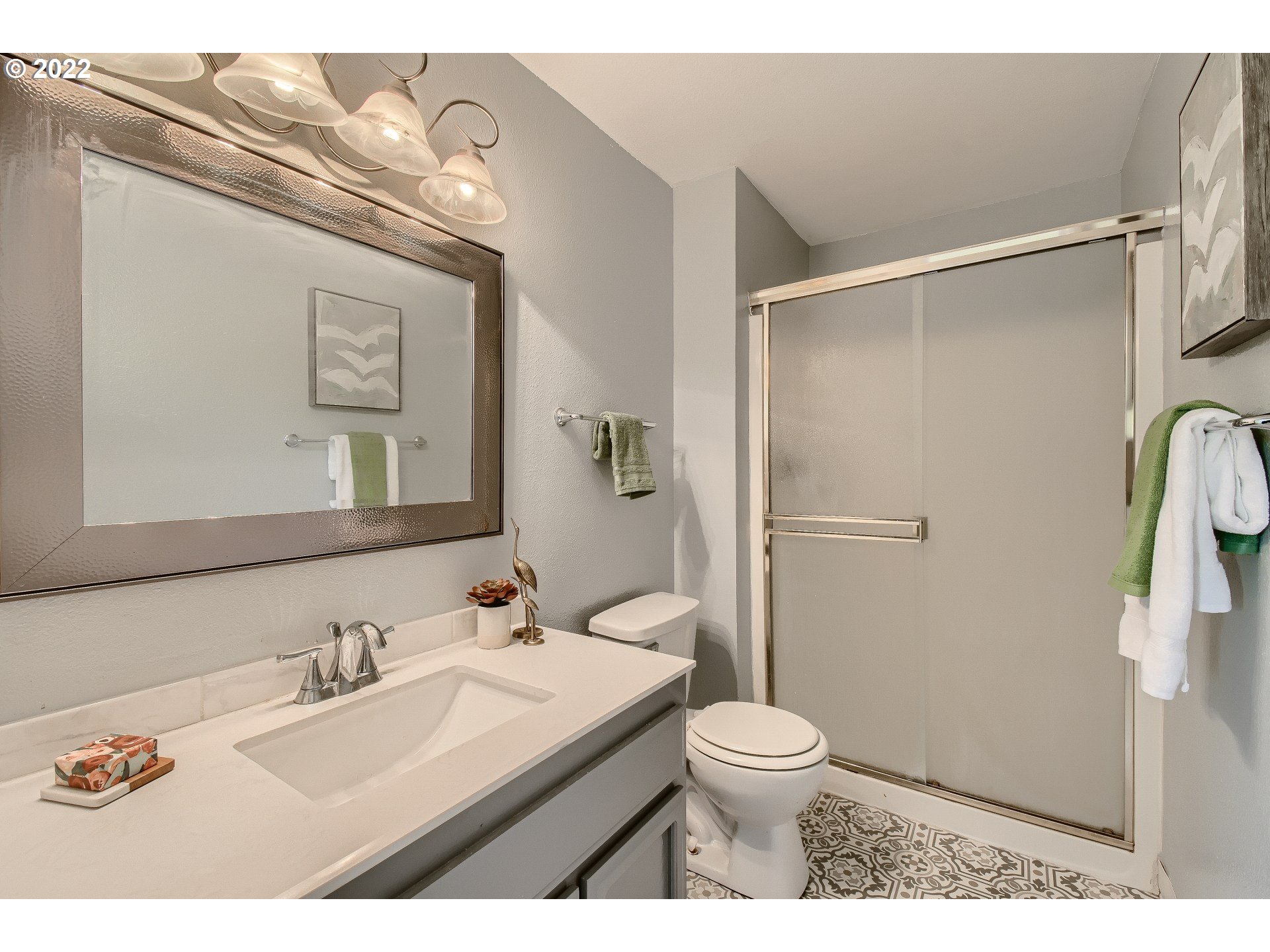5606 South Riverside Lane, Unit 6 Portland, OR 97239 - Photo 9 of 14 Gallery Image 9