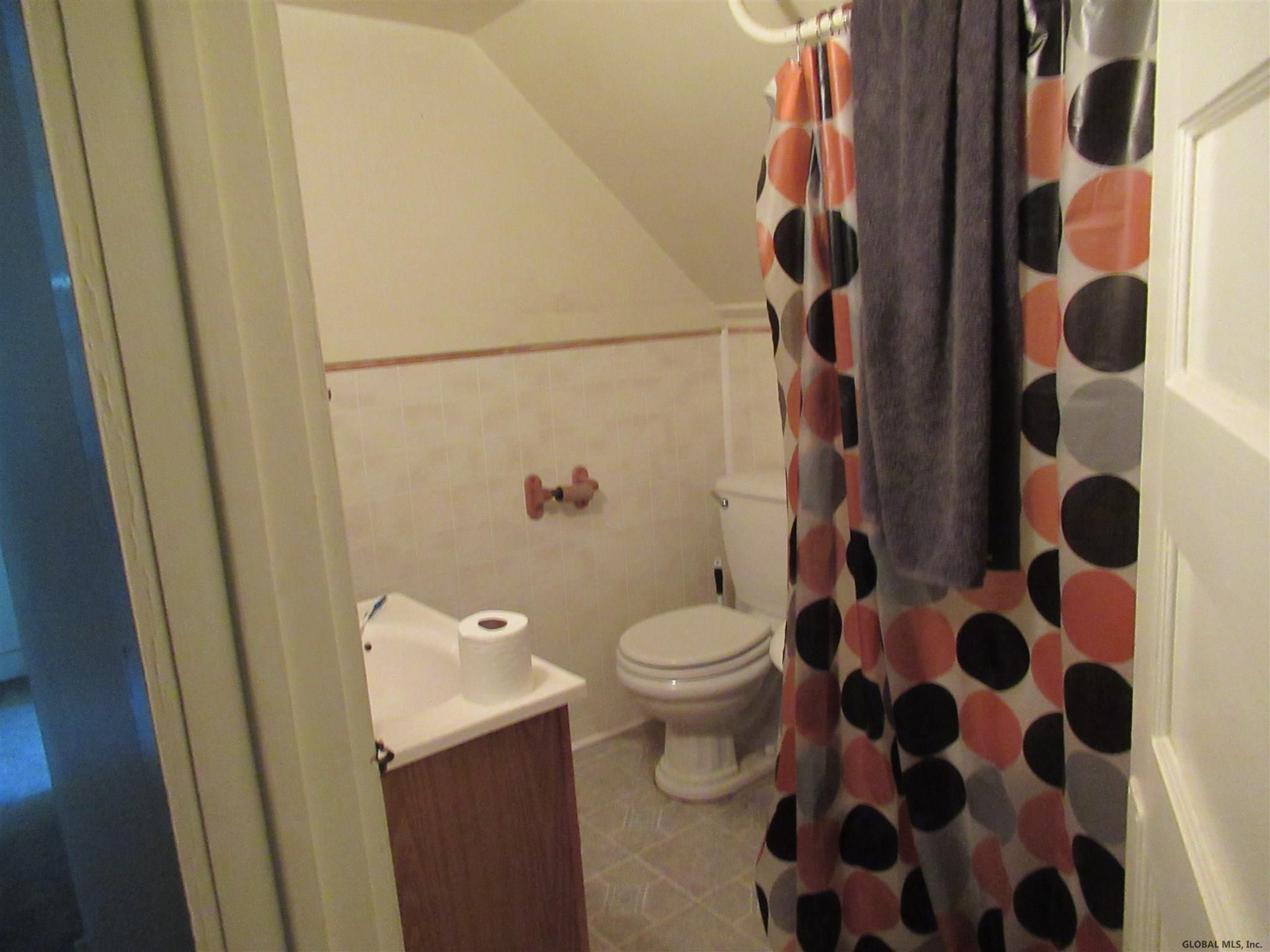 1467-1469 Rugby Road Schenectady, NY 12308 - Photo 22 of 50 Photo 22