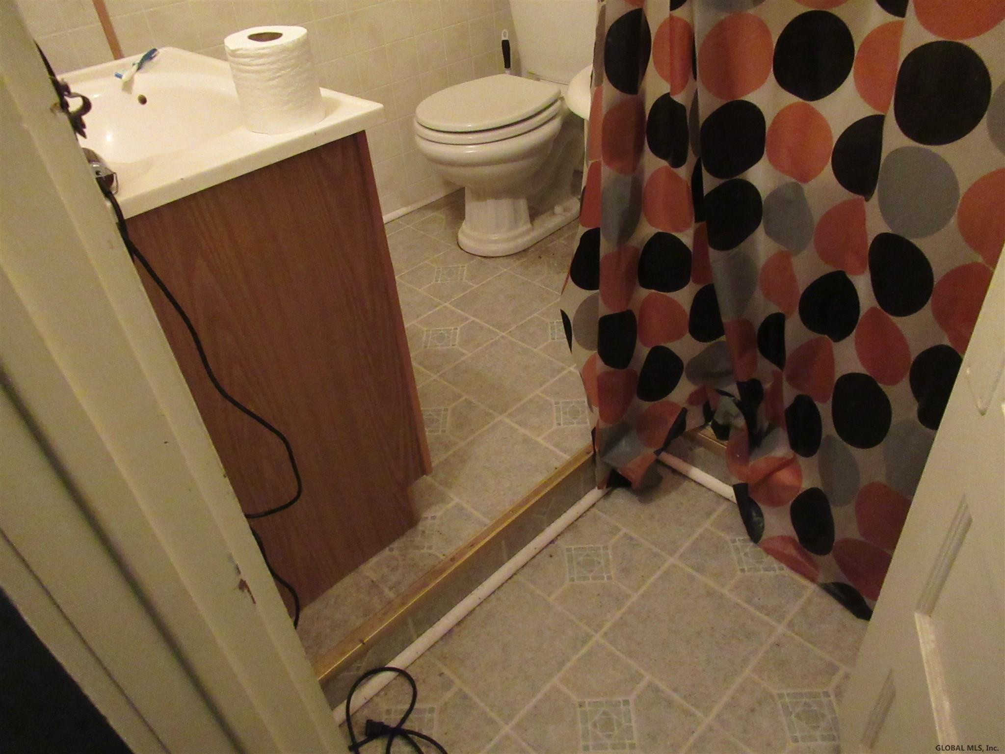 1467-1469 Rugby Road Schenectady, NY 12308 - Photo 23 of 50 Photo 23