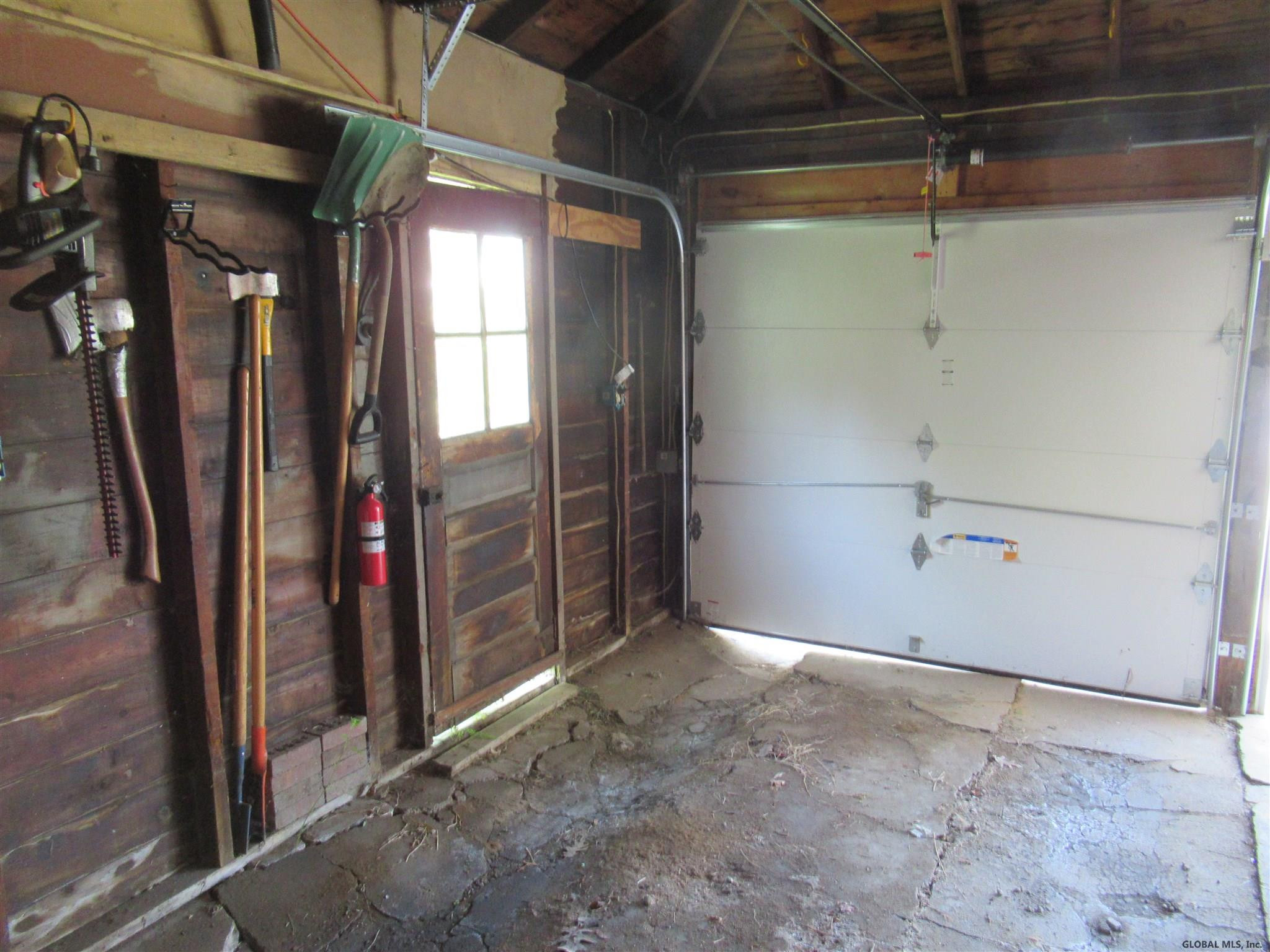 1467-1469 Rugby Road Schenectady, NY 12308 - Photo 39 of 50 Photo 40