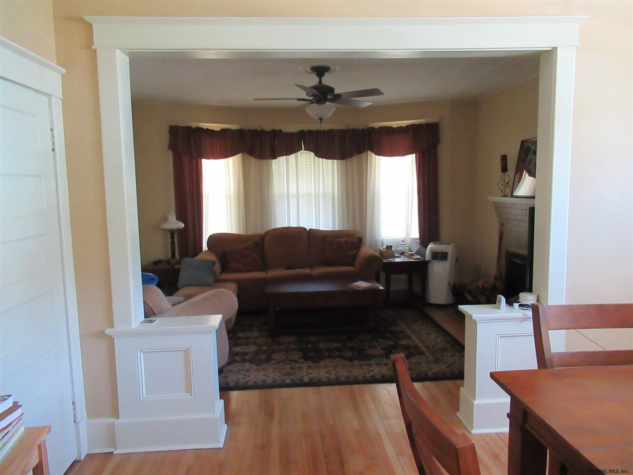 1467-1469 Rugby Road Schenectady, NY 12308 - Photo 4 of 50 Photo 4