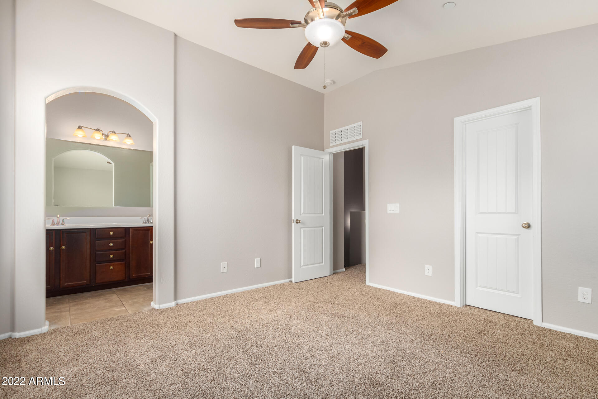 2725 East Mine Creek Road, Unit 1125 Phoenix, AZ 85024 - Photo 13 of 27 0014-14 Mine Creek