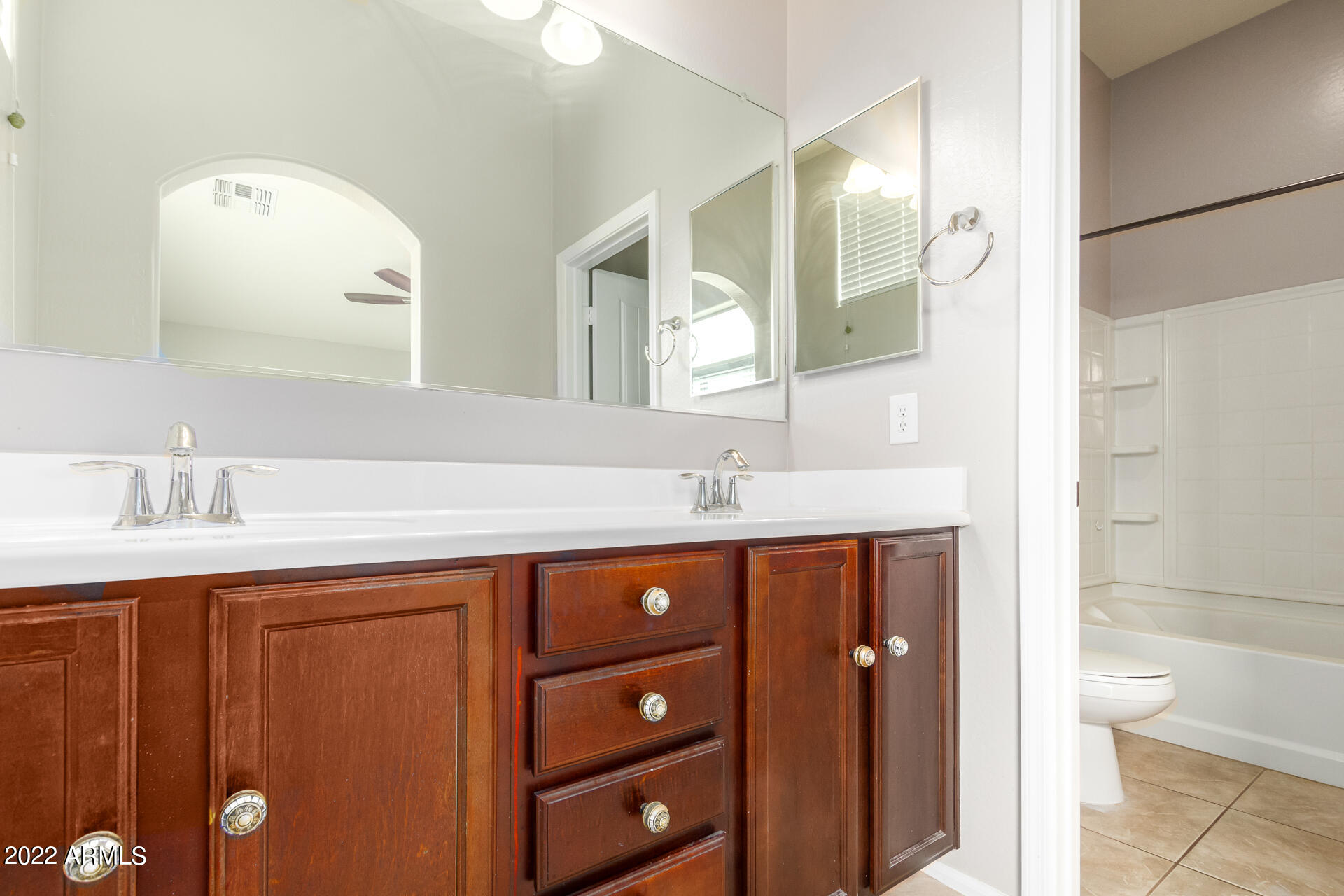 2725 East Mine Creek Road, Unit 1125 Phoenix, AZ 85024 - Photo 15 of 27 0015-15 Mine Creek