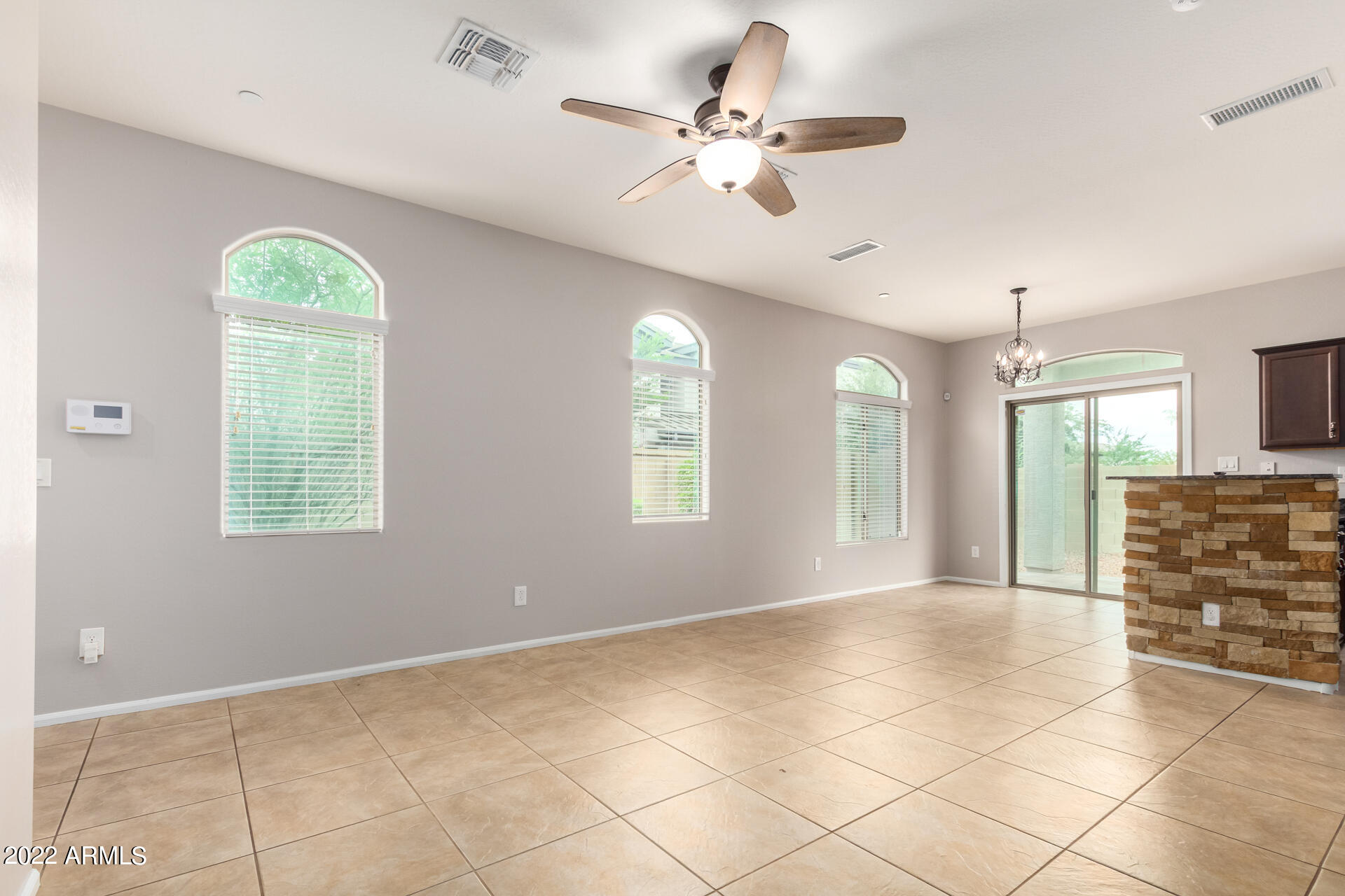 2725 East Mine Creek Road, Unit 1125 Phoenix, AZ 85024 - Photo 5 of 27 0006-06 Mine Creek