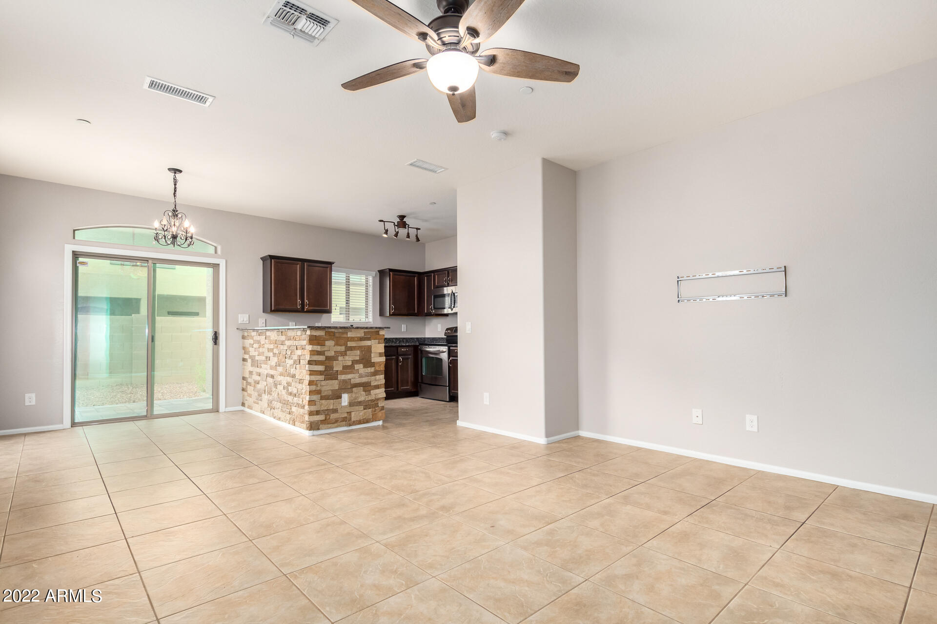 2725 East Mine Creek Road, Unit 1125 Phoenix, AZ 85024 - Photo 6 of 27 0003-03 Mine Creek