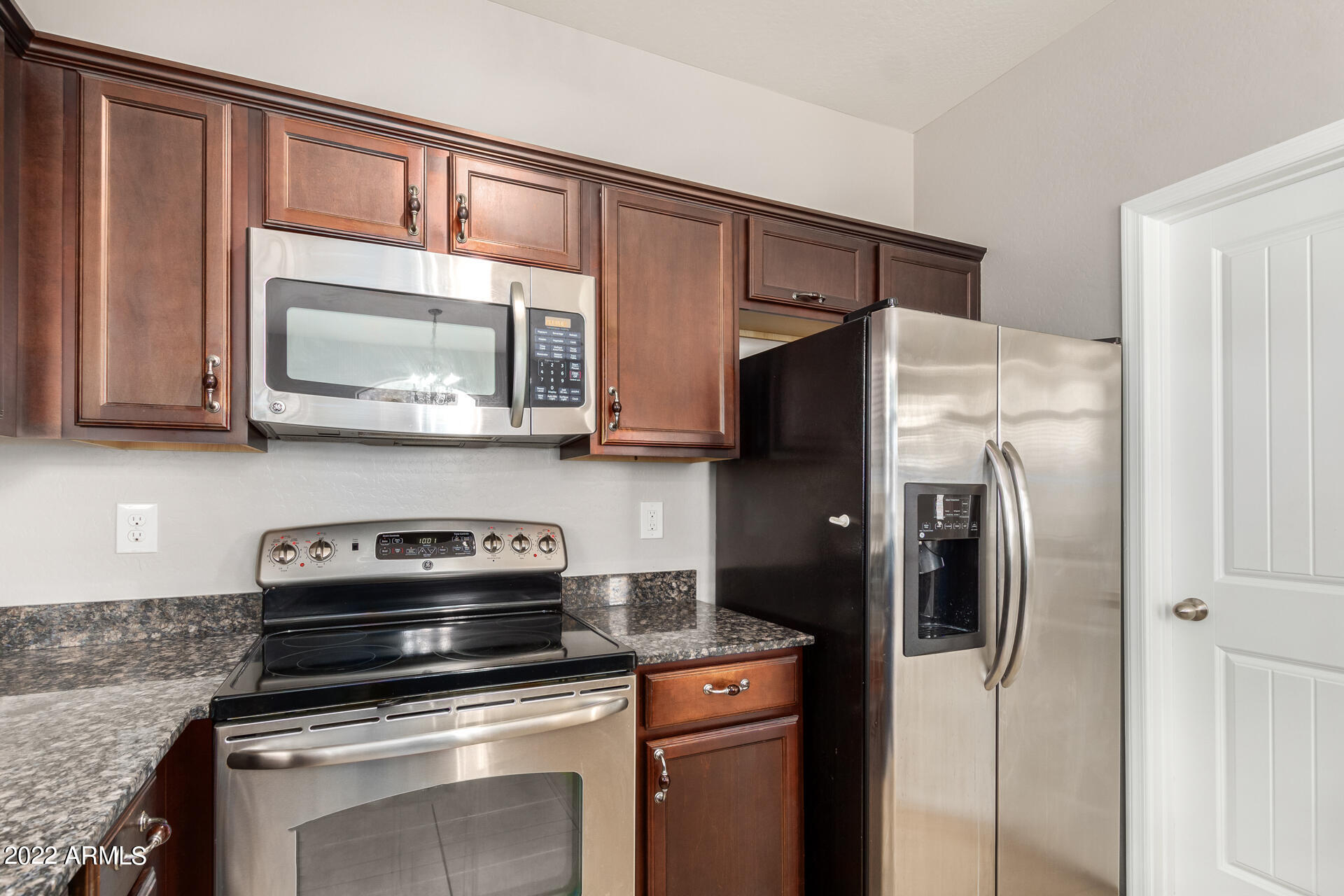 2725 East Mine Creek Road, Unit 1125 Phoenix, AZ 85024 - Photo 8 of 27 0008-09 Mine Creek