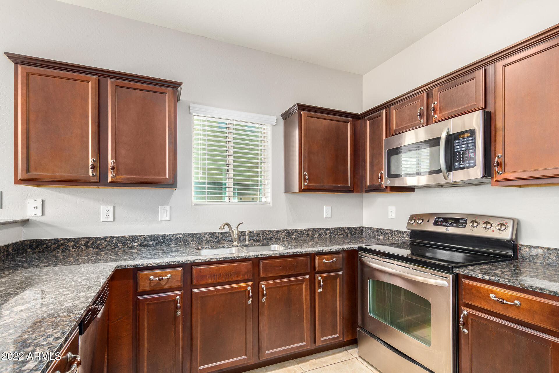 2725 East Mine Creek Road, Unit 1125 Phoenix, AZ 85024 - Photo 9 of 27 0009-08 Mine Creek