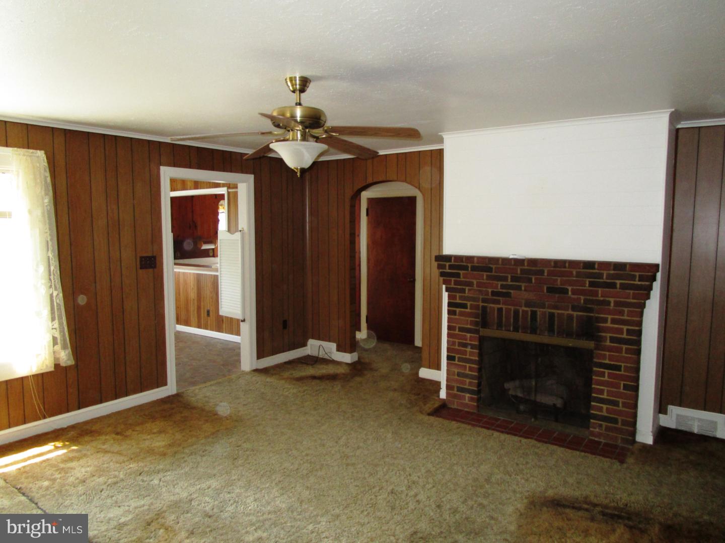 146 North Halsey Road Dover, DE 19901 - Photo 3 of 14 Living Room