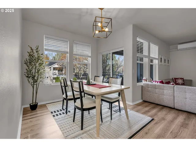 $340,000 | 7216 Southwest Manor Way, Unit F, Beaverton, OR 97078