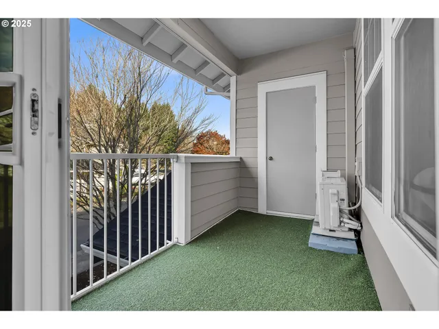 $340,000 | 7216 Southwest Manor Way, Unit F, Beaverton, OR 97078