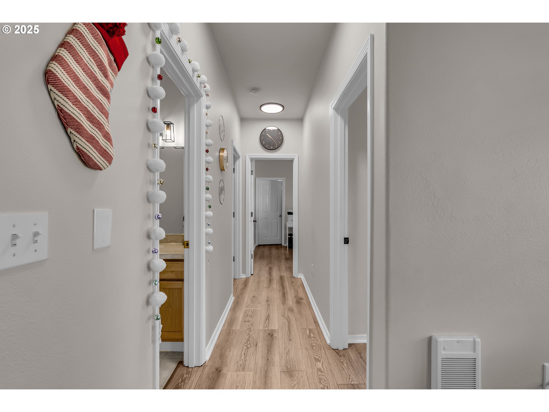 7216 Southwest Manor Way, Unit F Beaverton, OR 97078 - Photo 17 of 31