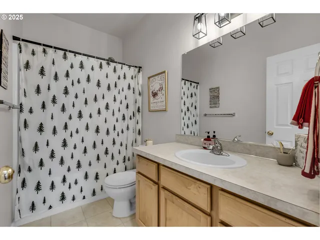 $340,000 | 7216 Southwest Manor Way, Unit F, Beaverton, OR 97078