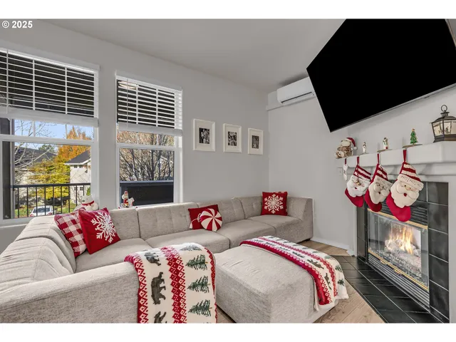 $340,000 | 7216 Southwest Manor Way, Unit F, Beaverton, OR 97078