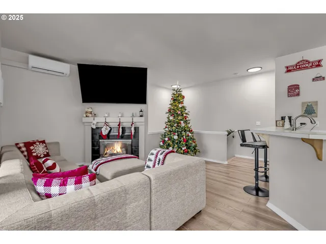 $340,000 | 7216 Southwest Manor Way, Unit F, Beaverton, OR 97078