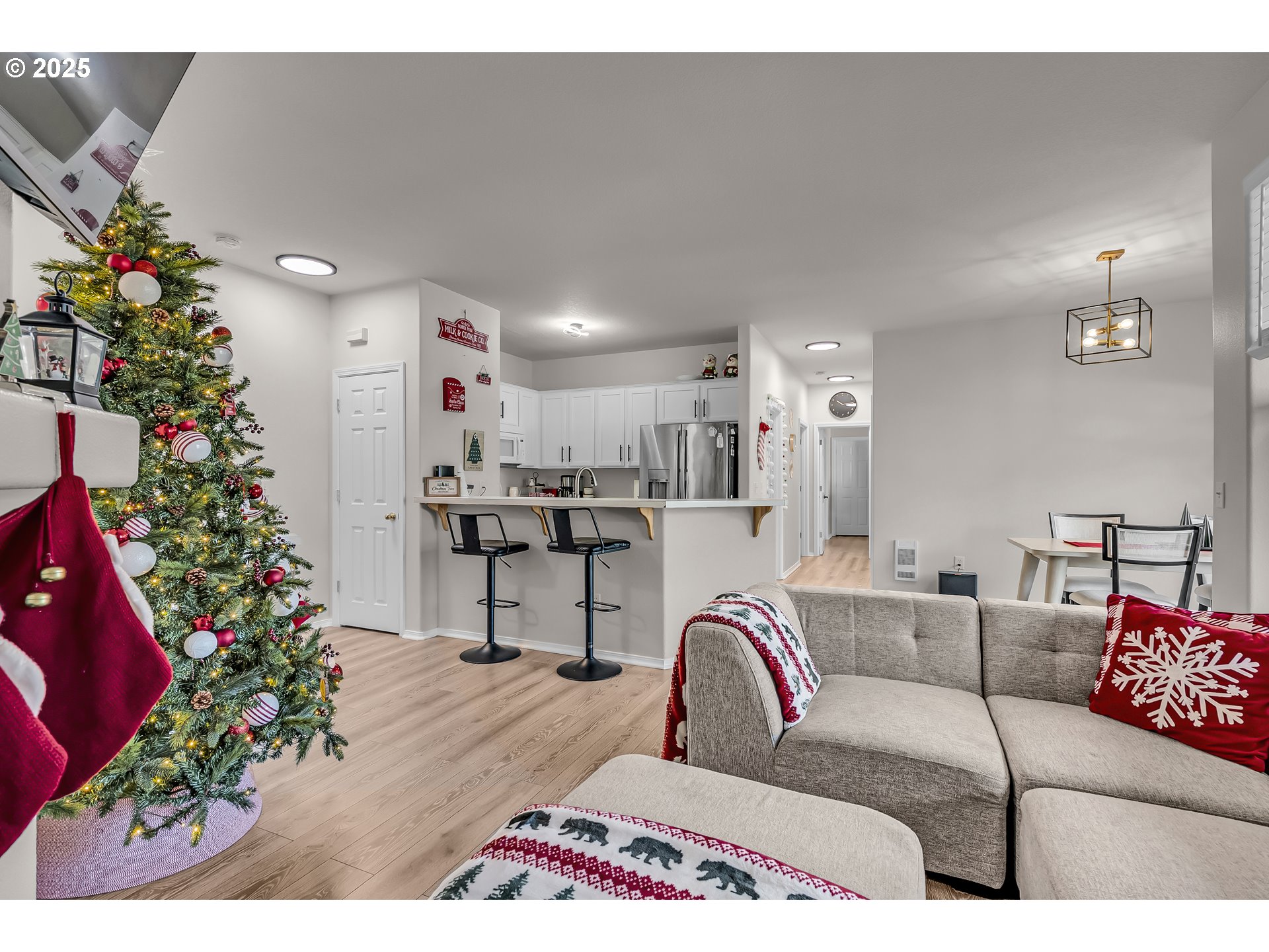 7216 Southwest Manor Way, Unit F Beaverton, OR 97078 - Photo 9 of 31