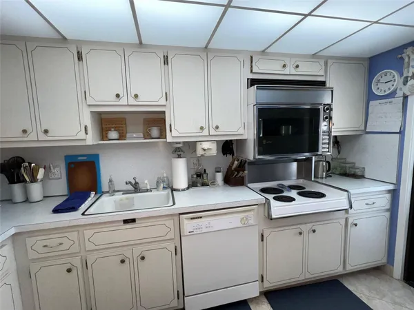 $214,900 | 2601 Northeast 14th Street Causeway, Unit 535, Pompano Beach, FL 33062