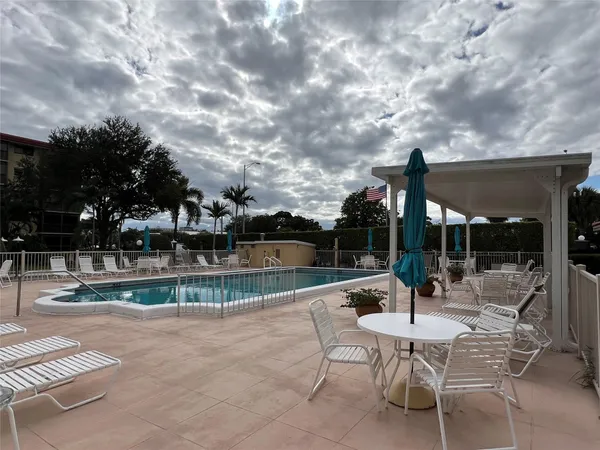 $214,900 | 2601 Northeast 14th Street Causeway, Unit 535, Pompano Beach, FL 33062