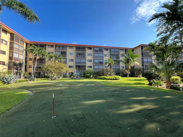 $214,900 | 2601 Northeast 14th Street Causeway, Unit 535, Pompano Beach, FL 33062