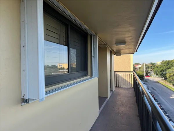 $214,900 | 2601 Northeast 14th Street Causeway, Unit 535, Pompano Beach, FL 33062