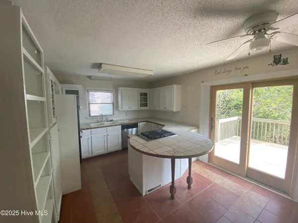 $420,000 | 120 Perkins Lane, Coinjock, NC 27923