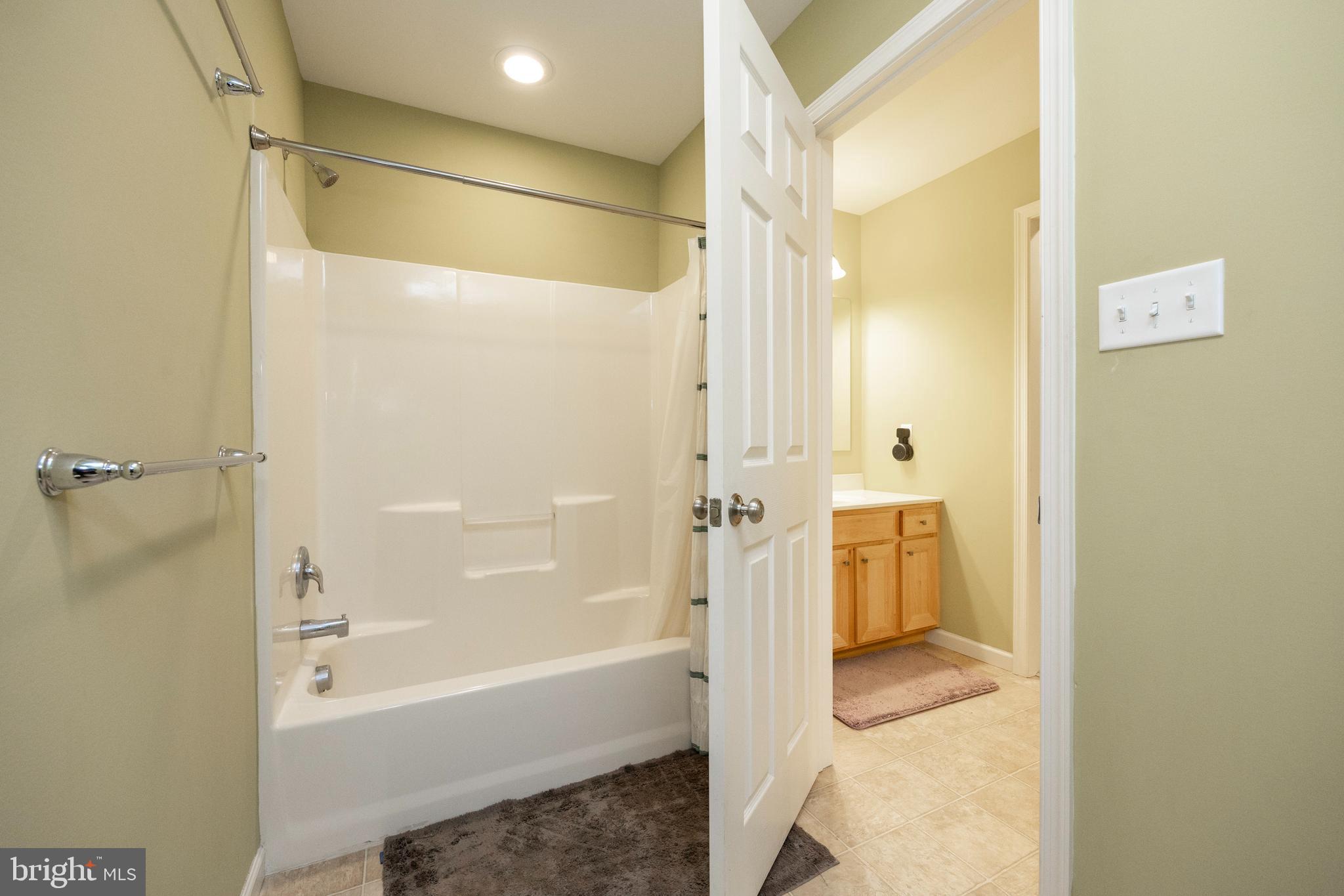 301 Snyder Road Oley, PA 19547 - Photo 33 of 45 Full/Hall Bath
