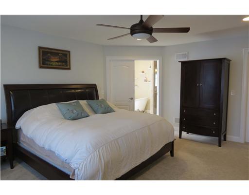 40 Pine Ridge Drive Cranston, RI 02921 - Photo 6 of 20 Master Bedroom.