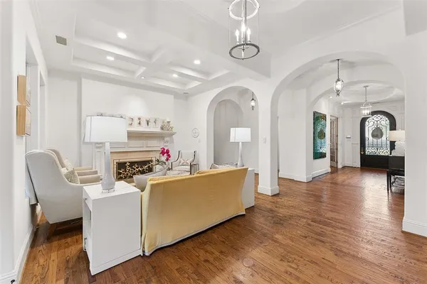 $3,299,000 | 6007 Stefani Drive, Dallas, TX 75225