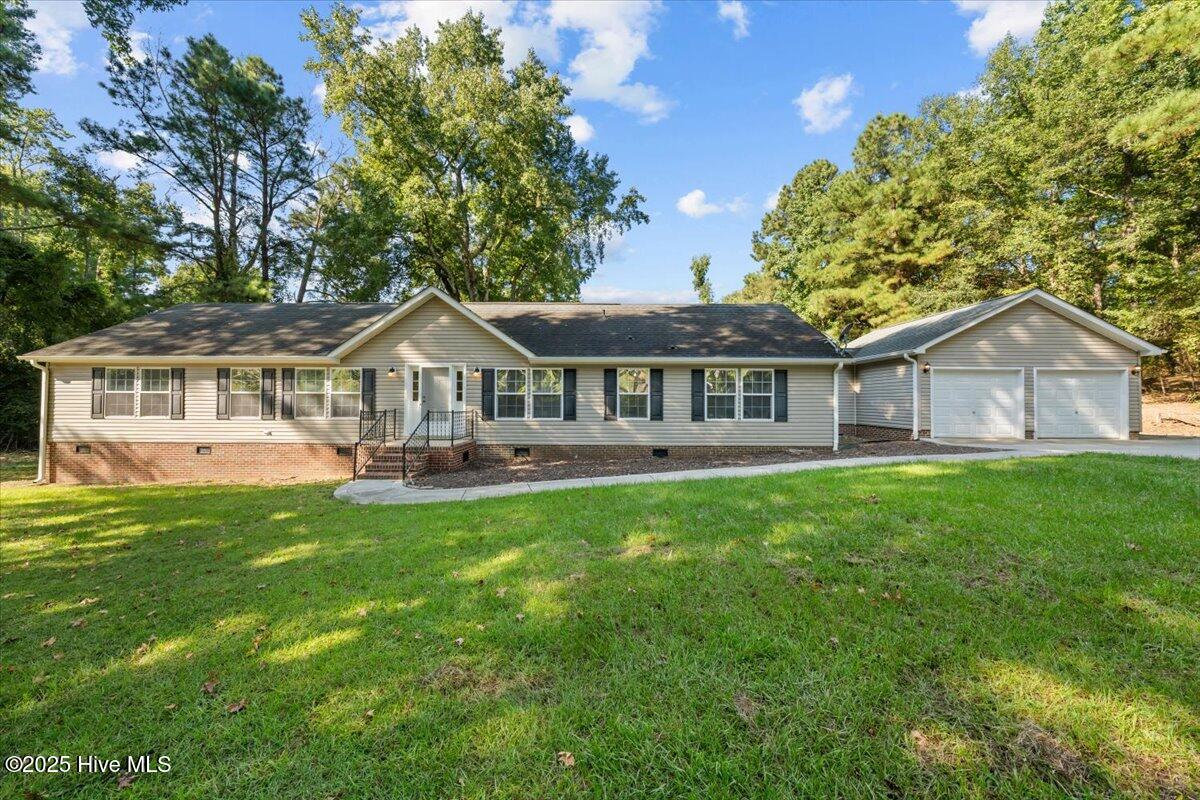11891 Aberdeen Road Aberdeen, NC 28315 - Photo 1 of 35 01-DSC00575