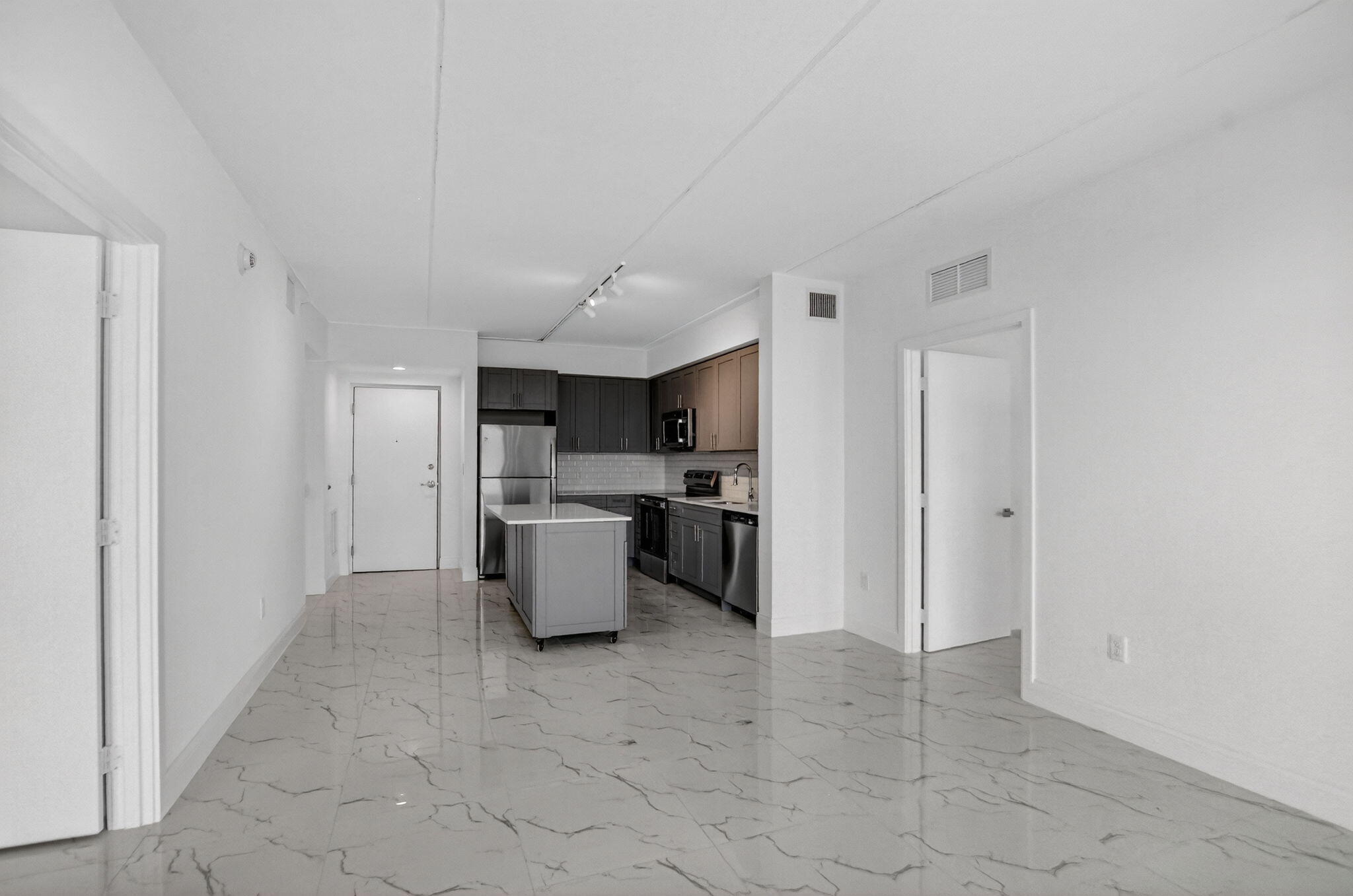 350 West Hidden Valley Boulevard, Unit 201 Boca Raton, FL 33487 - Photo 8 of 33