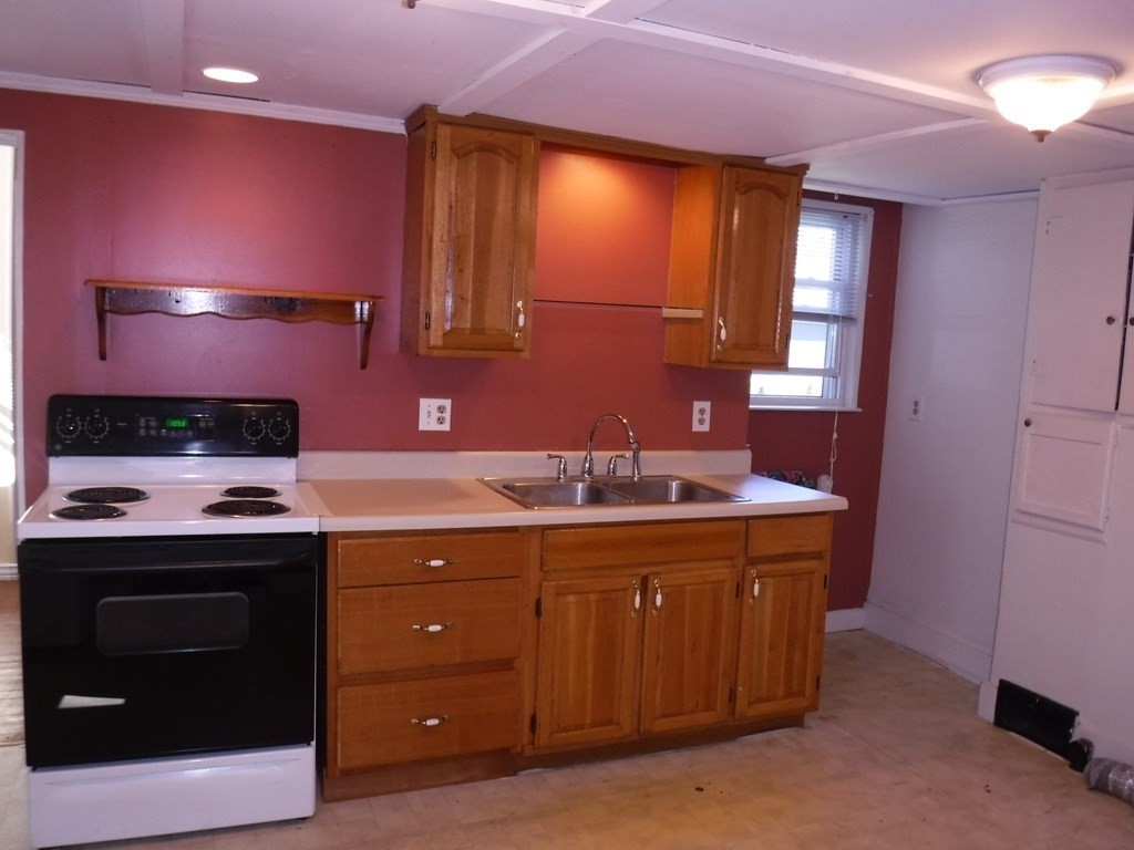 7 Millward Road Charlton, MA 01507 - Photo 6 of 14 Gallery Image 6