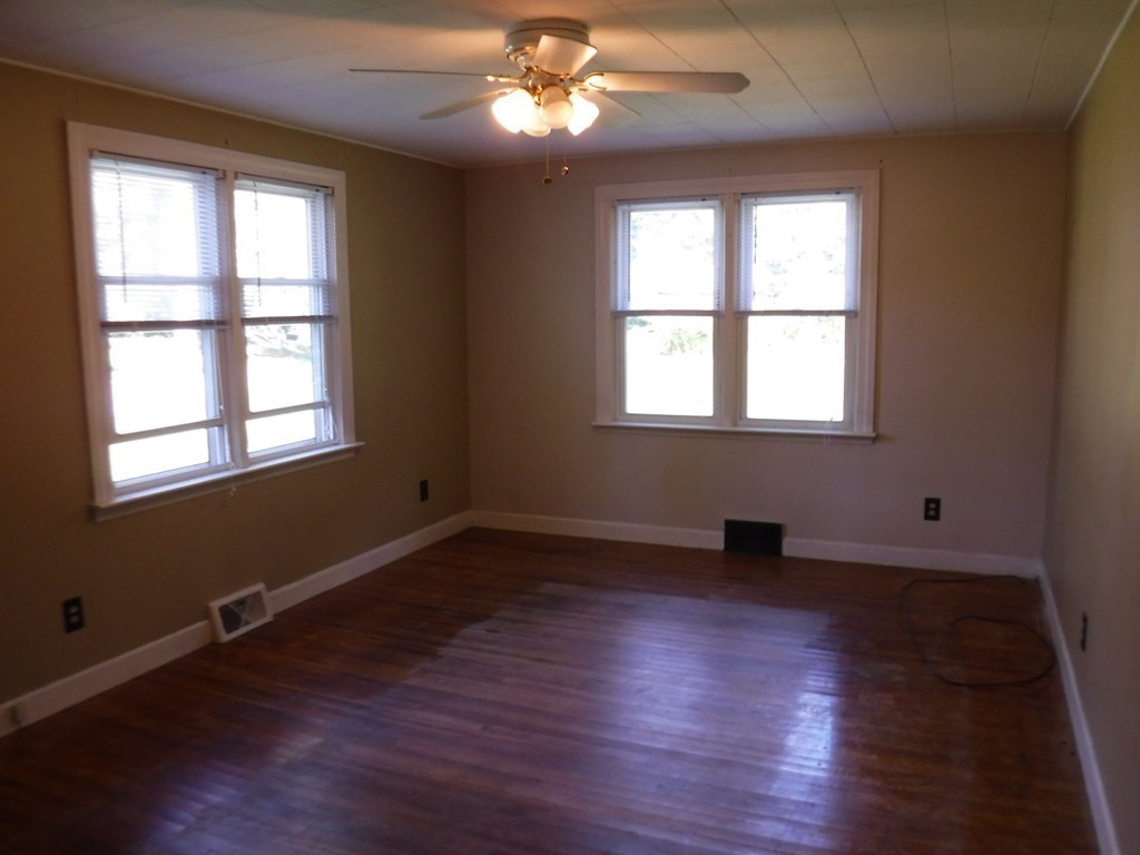 7 Millward Road Charlton, MA 01507 - Photo 7 of 14 Gallery Image 7