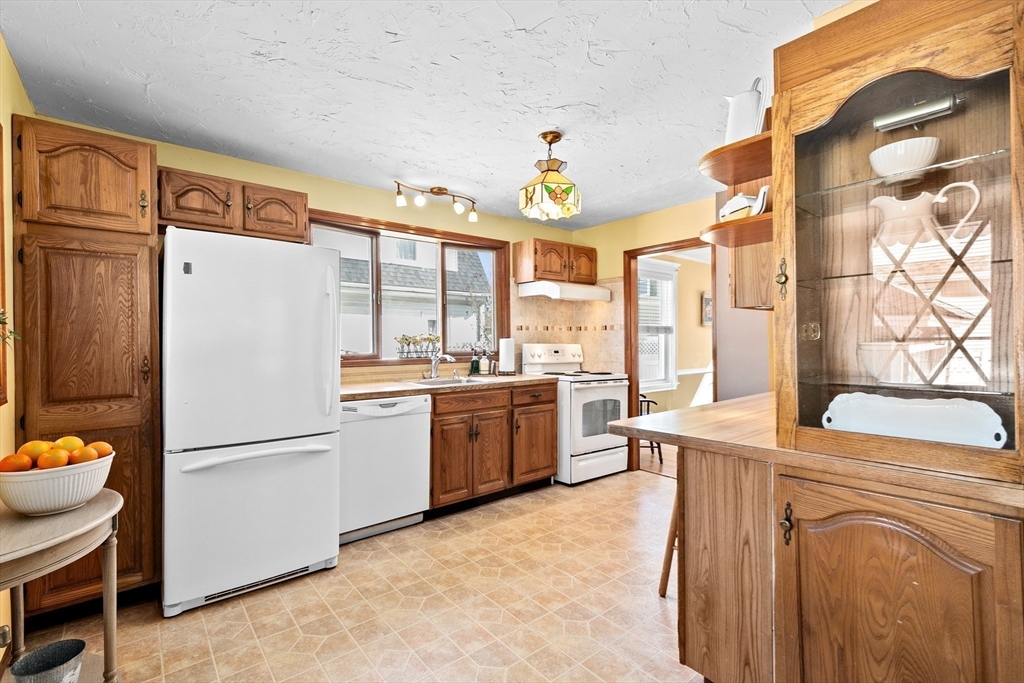 36 Bayfield Road Quincy, MA 02171 - Photo 12 of 36 Gallery Image 12
